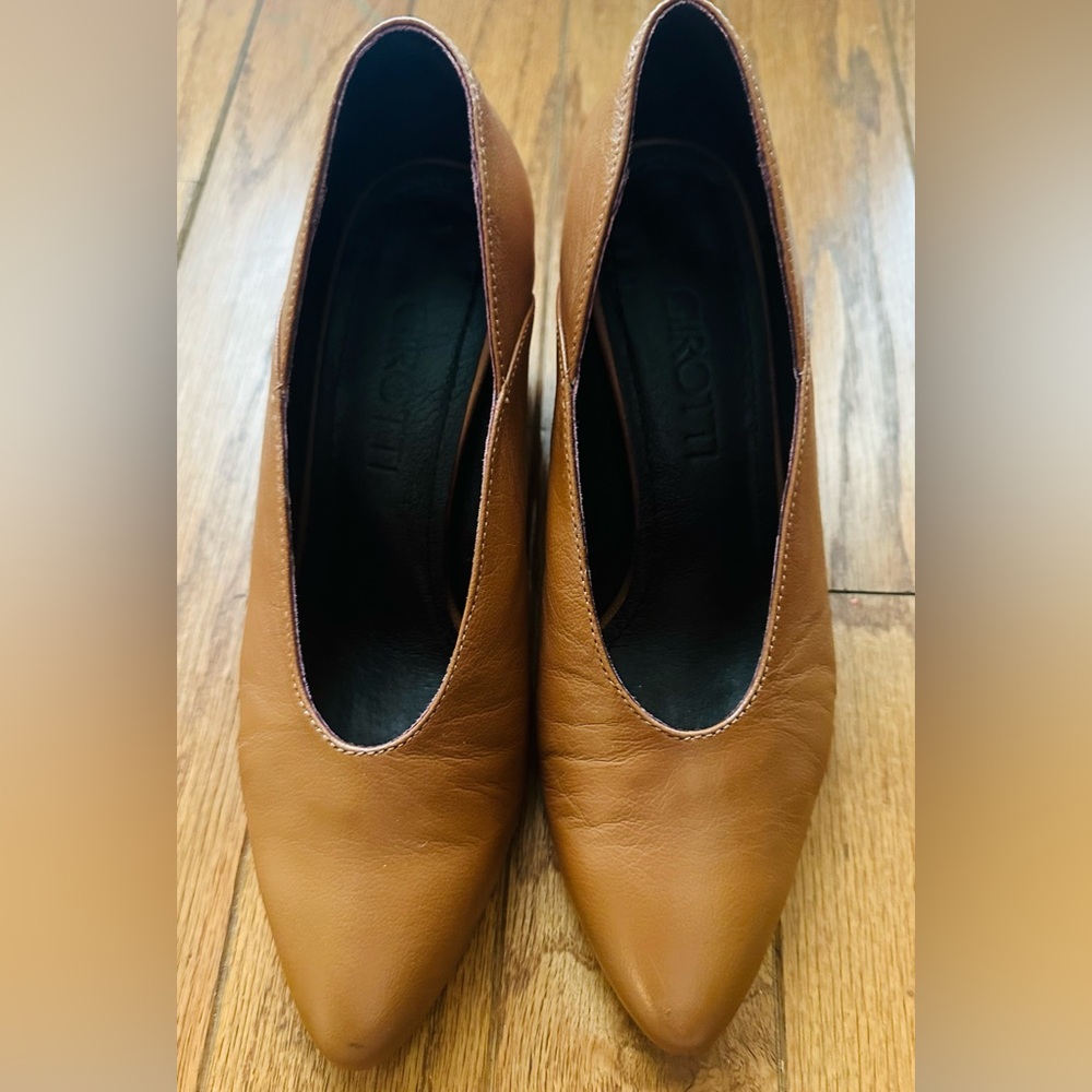 Gerotti shoes Tan color size Europe 38 / 7.5 US